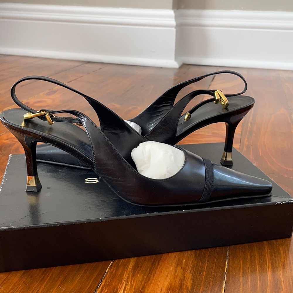 St John Classic Cybele Slingback Black & Gold